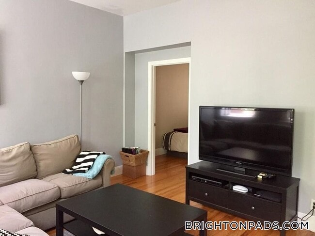 Photo - 2001 Commonwealth Ave Unit 2