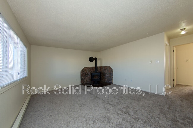 Photo - 1825 Edgewater Ave