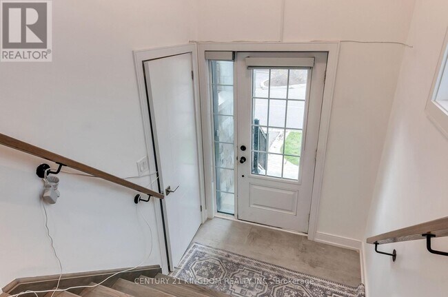 Photo - 590 Rapids Ln