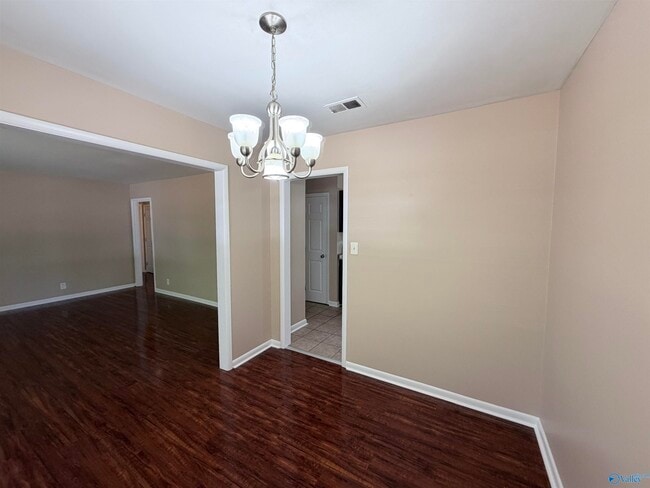 Photo - 2205 Glen Iris Rd NW