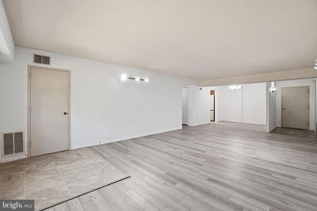 Building Photo - 7651 Tremayne Pl Unit 103