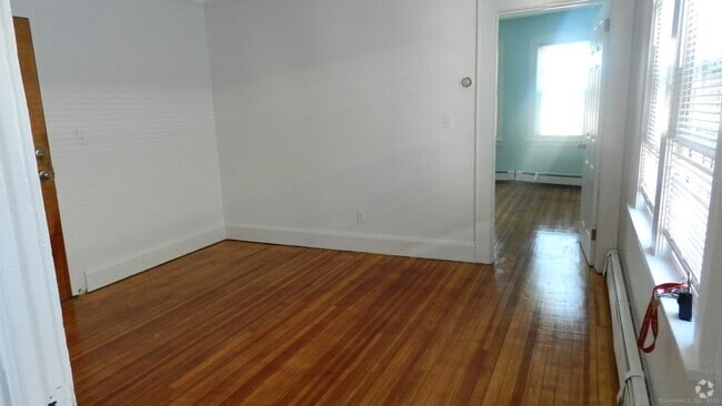 Building Photo - 35 Woodland Pl Unit 2 Rental