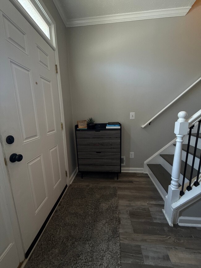 Photo - 4054 Elm St