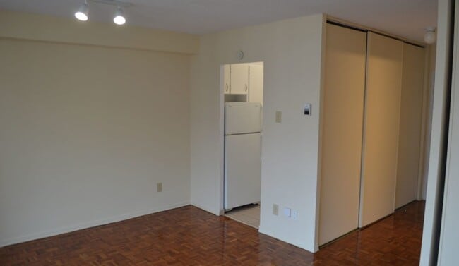 Photo - 545 Sherbourne