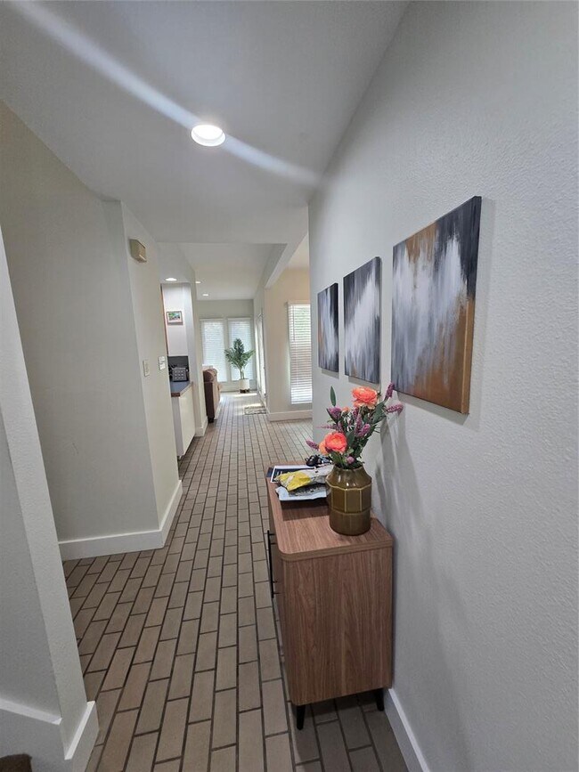 Photo - 1401 Marshall Ln