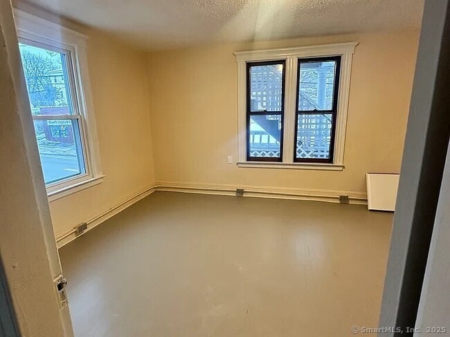 Photo - 237 E Main St Unit 2