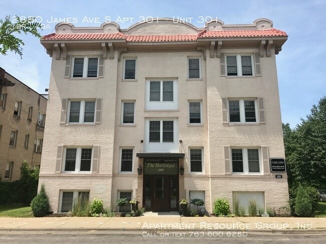 Photo - Martinique (2880 James Ave)