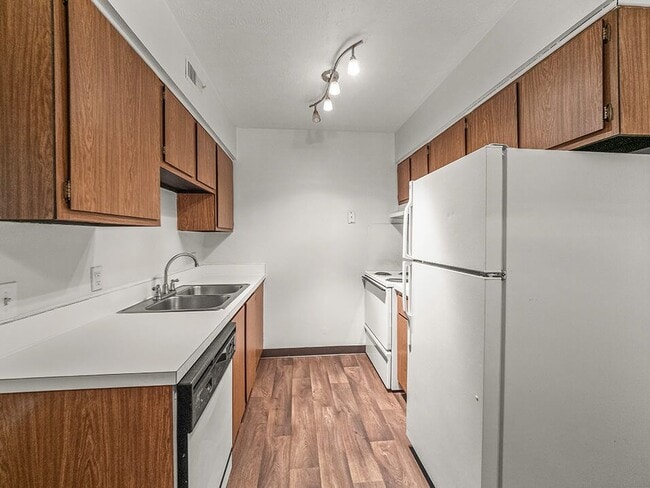 Fully-Equipped Kitchen with Dishwasher - The Brookeville Apartments