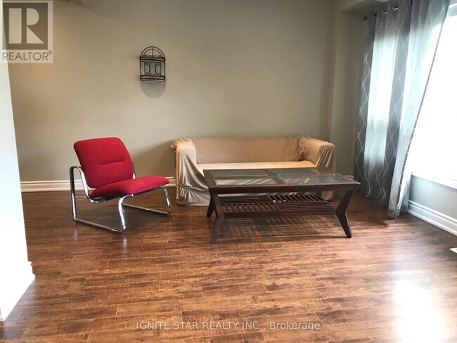 Photo - 2079 The Collegeway