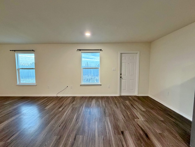 Photo - 7026 Phoenix Dr