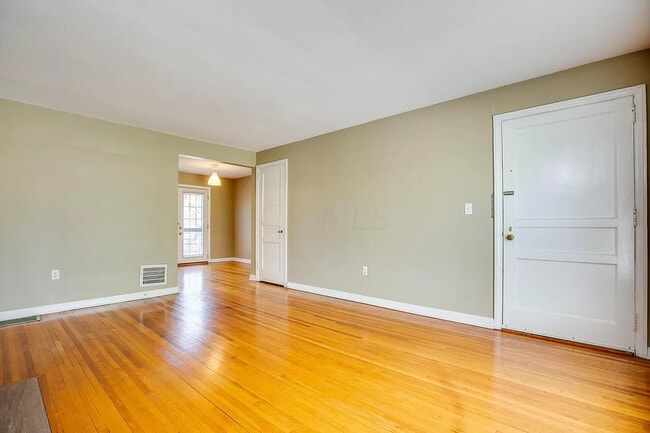 Living Room 3 - 2052 Ridgeview Rd Unit B