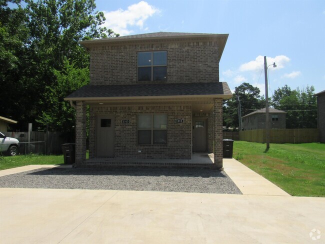 Building Photo - 1513 Stamps St Rental
