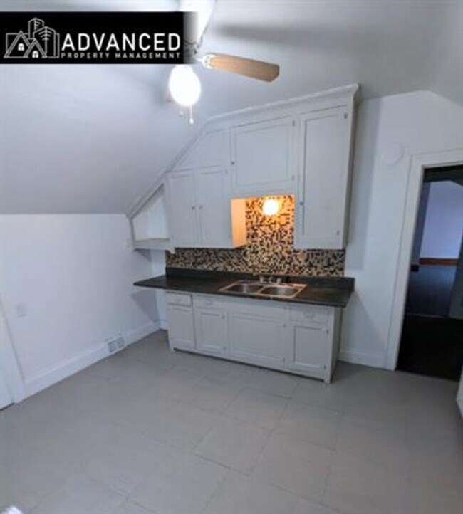 Photo - 3251 N 28th St Unit 3251A upper