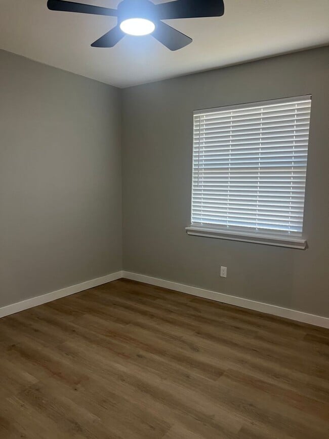 Photo - ? Fully Remodeled 2 Bed / 1 Bath Duplex – $200 off First Month Move-In Ready ?
