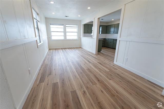 Building Photo - 2294 Hickory St Rental
