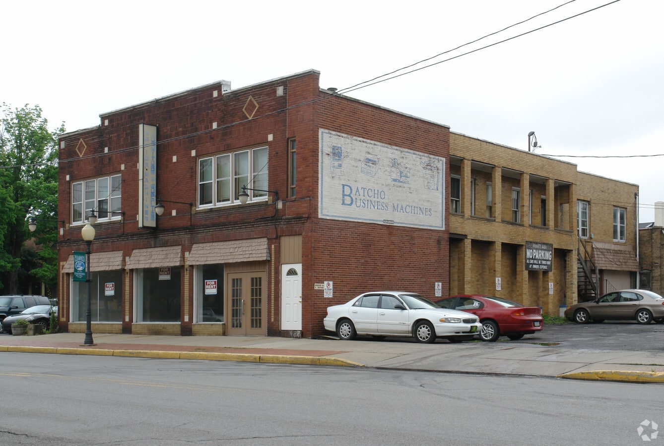 Photo - 110 E Market St