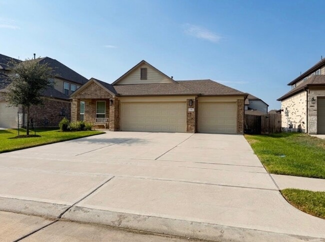 Building Photo - 301 E Tranquil Flds Ln