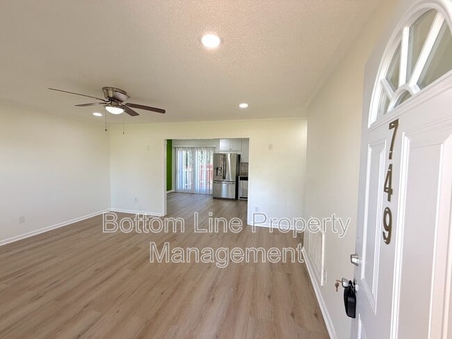 Photo - 749 Shannon Bradley Rd