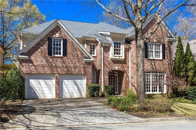 Photo - 3206 Windsor Lake Dr NE