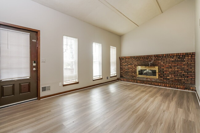 Photo - 4790 Old Briar Trail