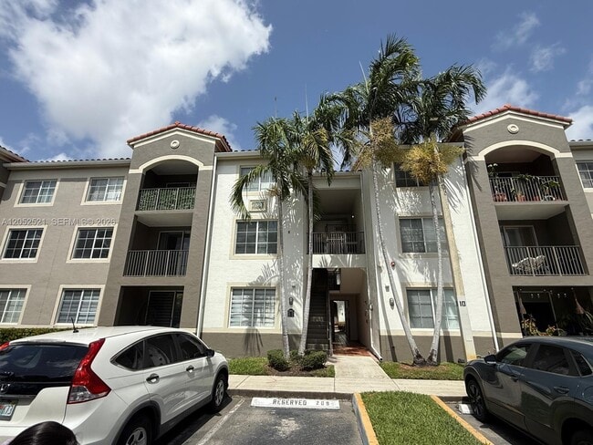 Building Photo - 6861 SW 44th St Unit 205