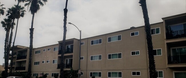 Photo - Bixby Knolls Regency Townhomes Unit 301