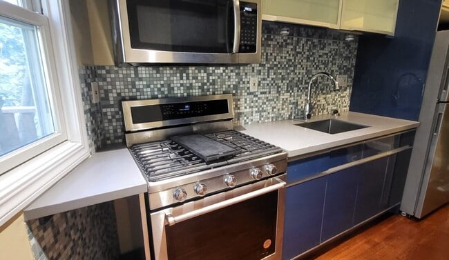 Photo - 2320 Le Conte Ave Unit 2