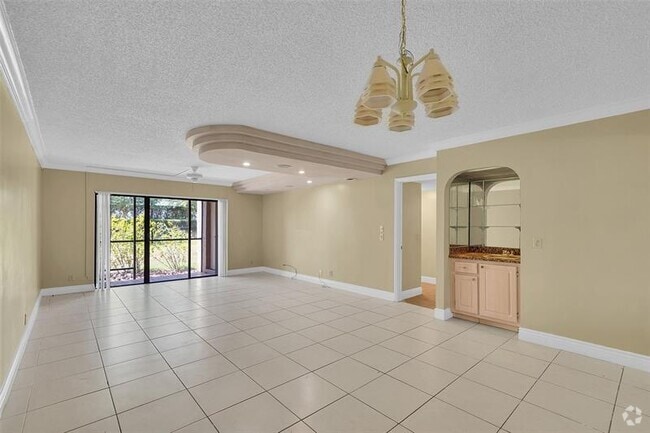 Building Photo - 350 Racquet Club Rd Rental