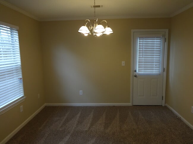 Photo - 176 Summer Lake Dr SW