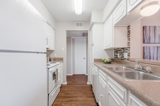 Stainless Steel Dual Sink Wildwood Apartment Homes