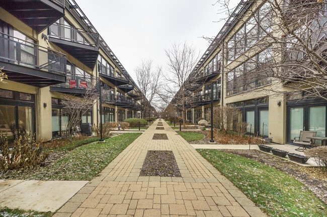 Photo - 1000 W 15th St Unit 115