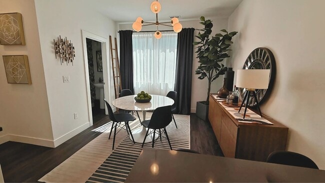928 Navajo St