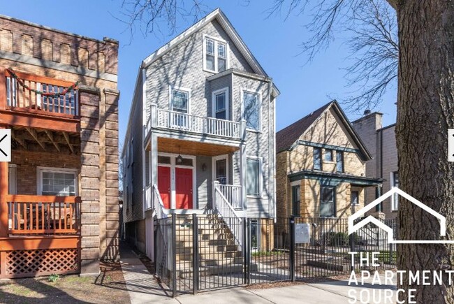 Photo - 1318 W Roscoe St Unit 4