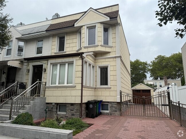 Building Photo - 77-15 78th St Rental