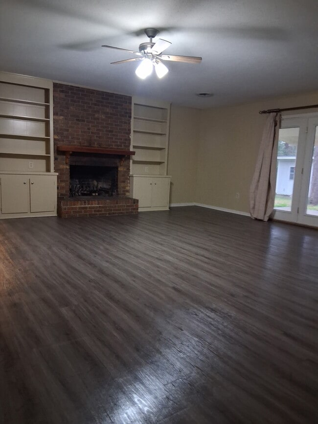 Photo - 2205 Charmwood Dr