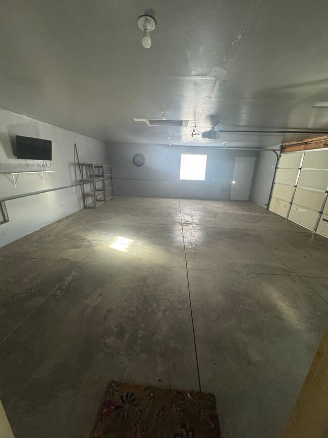 Photo - Beautiful 4 bedroom, 2 bathroom House