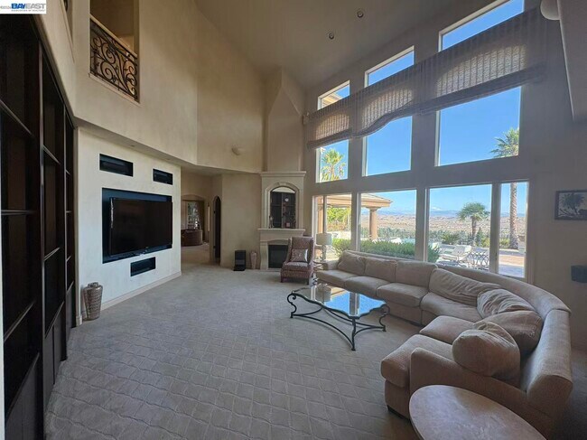 3511 Country Club Pl
