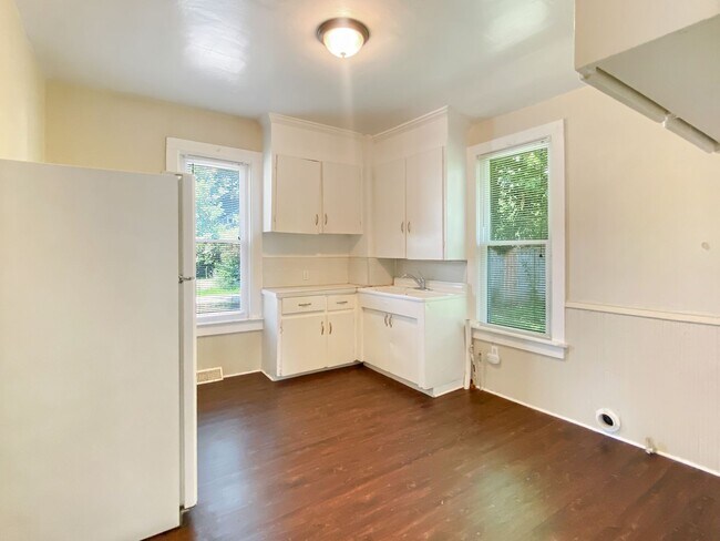 Photo - 415 Harlan Ave NE Unit #C