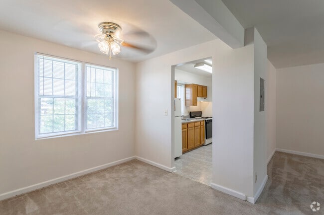Studio, 1 BA - 520 SF - Kaywood Gardens Apartments