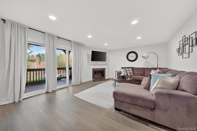 Photo - 201 Tamarack Ln