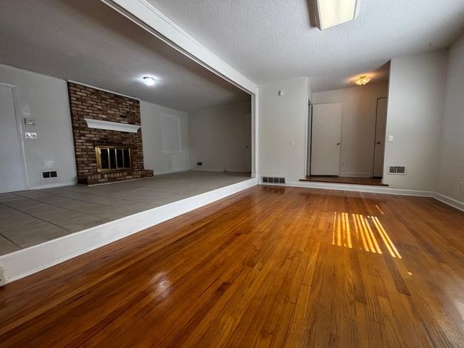 Photo - 227 Latonea Dr