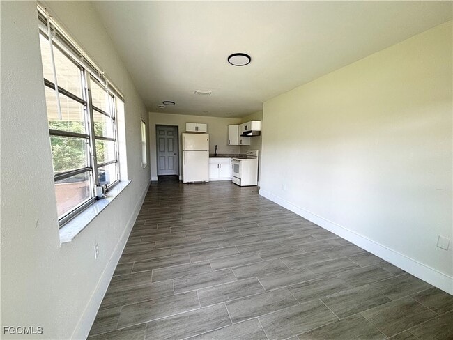 Photo - 581 Wood Ave