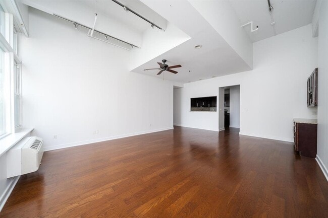 Photo - 1500 HUDSON St Unit 9V