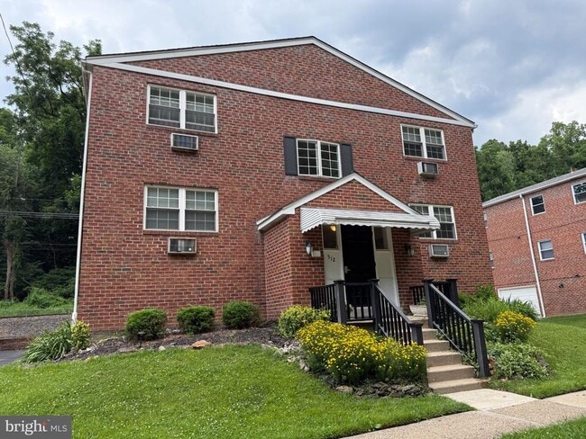 Building Photo - 512 Stidman Dr Unit D-4