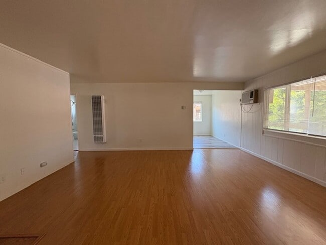 Photo - La Mar 4-Plex (25280) (DD) Unit Upstairs