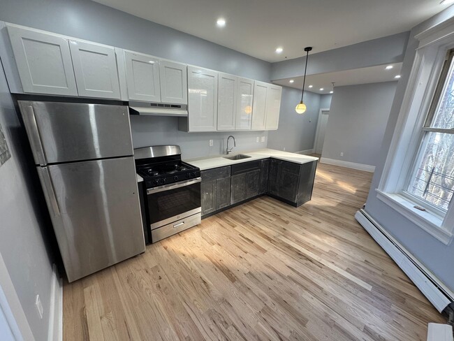 Building Photo - 89 Bostwick Ave Unit 3R