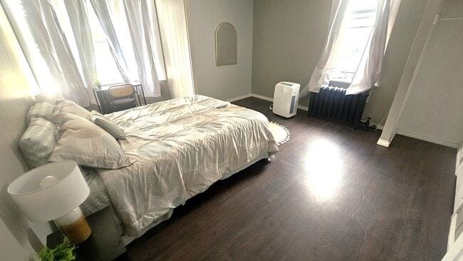 Photo - 939 Duke St Unité Sideview