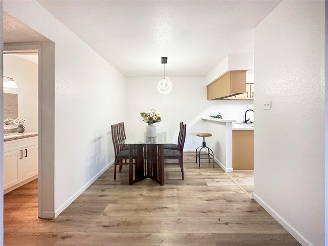 Photo - 9350 Country Creek St Unidad 58