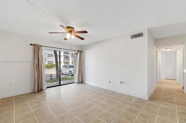 Building Photo - 7200 NW 179th St Unit 105