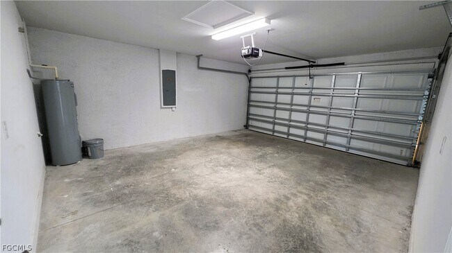 Photo - 2909 SW Santa Barbara Pl